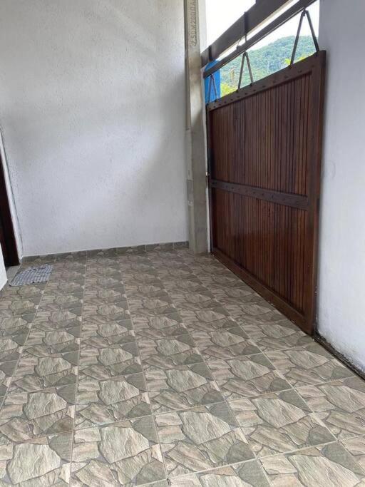 Casa Perto Da Praia Em Убатуба Екстериор снимка