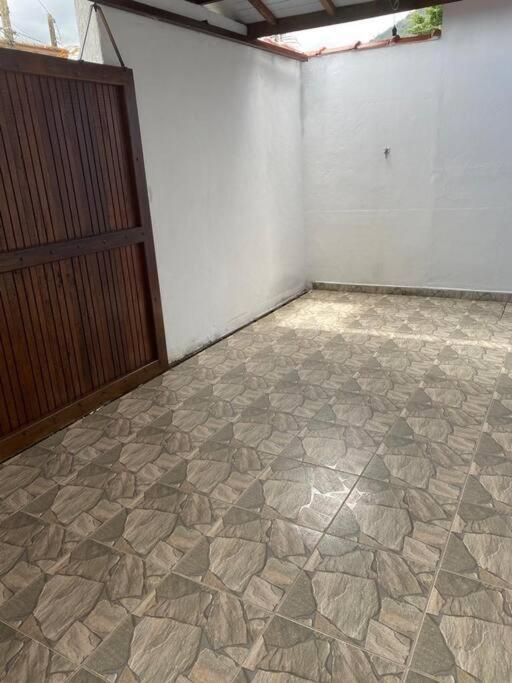 Casa Perto Da Praia Em Убатуба Екстериор снимка